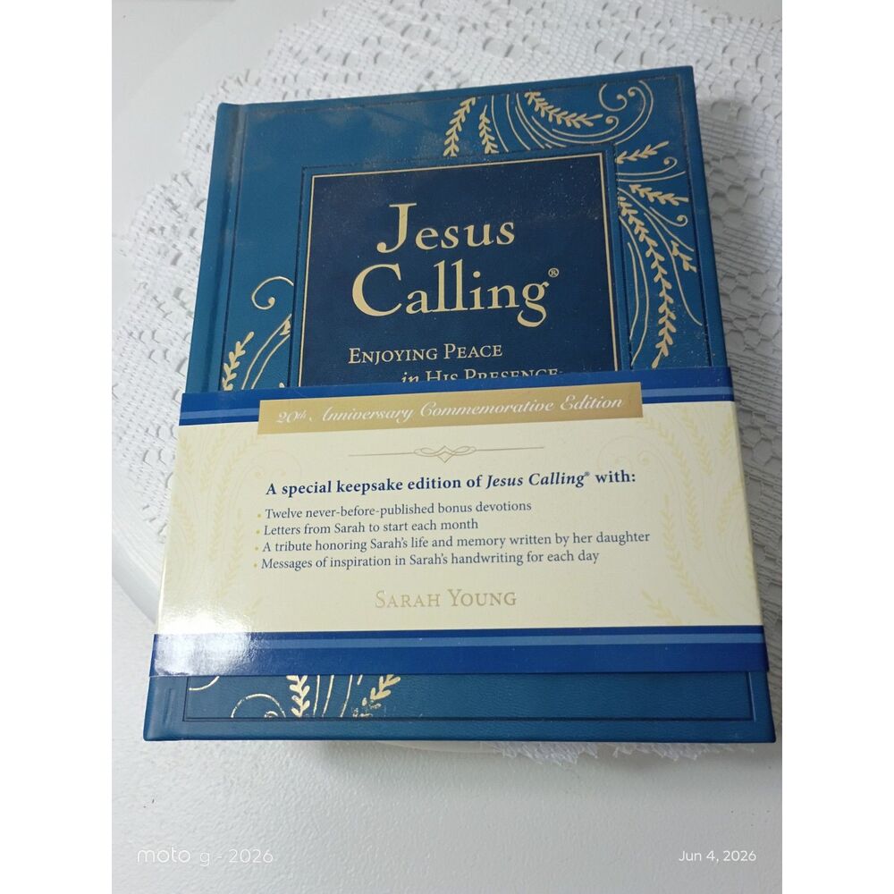 Jesus Calling Enjoying Peace in His Presence by Sarah Young~New~